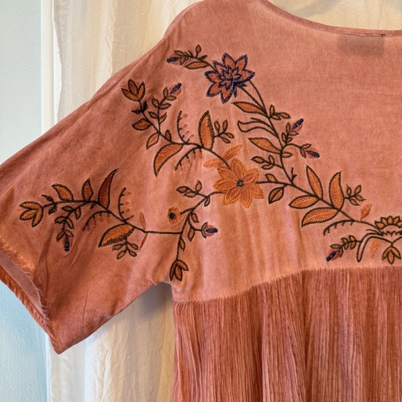 Vici Oversized Babydoll Style Coral Embroidered V-Neck Top Size XS/S/M - Picture 8 of 13